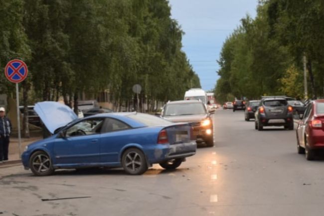 столкновение автомашины Opel и мотоцикла Yamaha